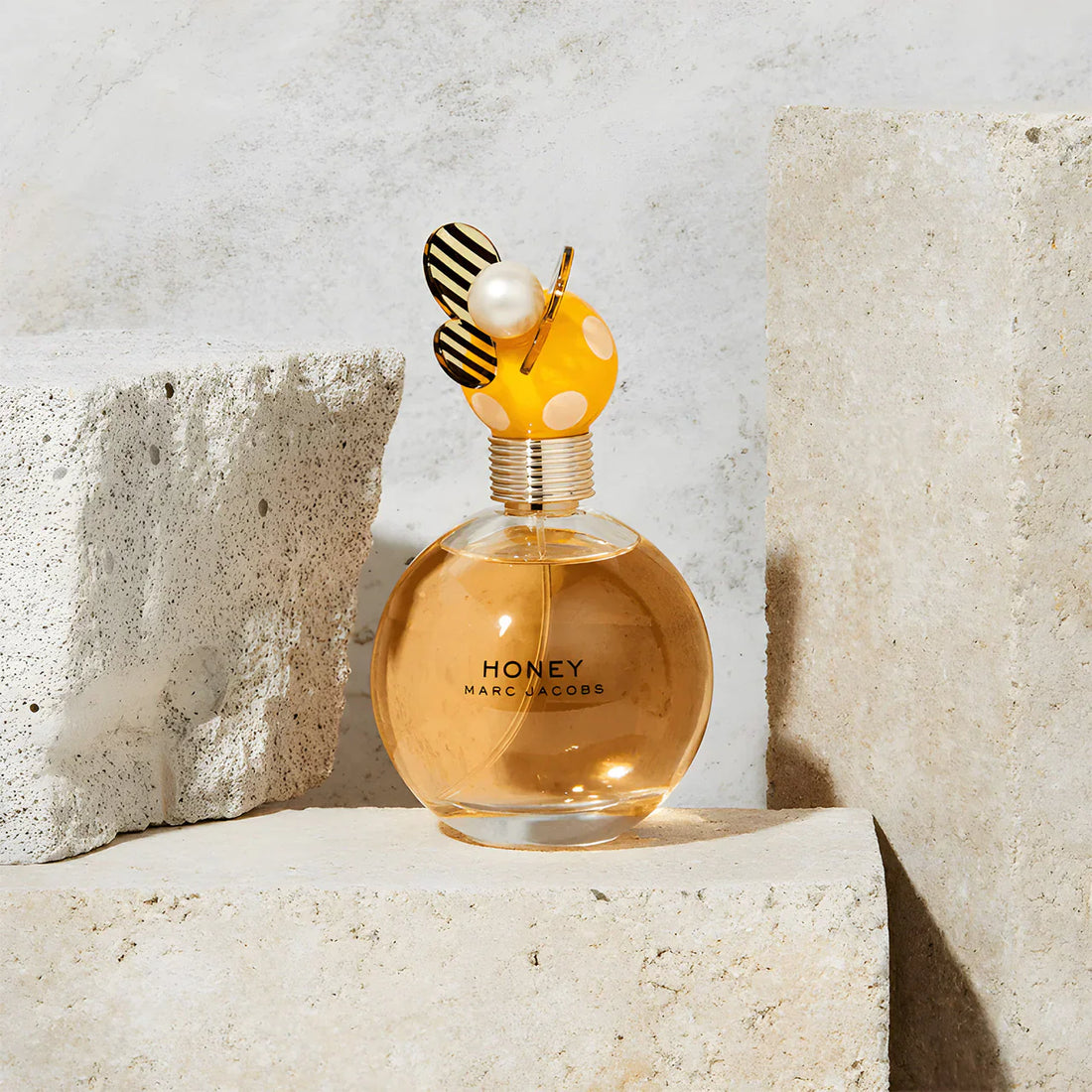 Adoptez l'Élégance Sucrée avec Marc Jacobs Honey pour Femme
